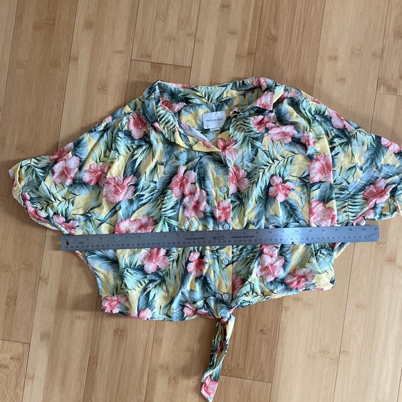 AE Hawaiian Button Down Shirt - Picture 7 of 8